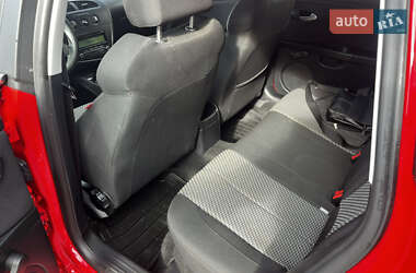 Хэтчбек SEAT Leon 2010 в 