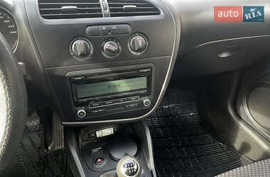 Хэтчбек SEAT Leon 2010 в 