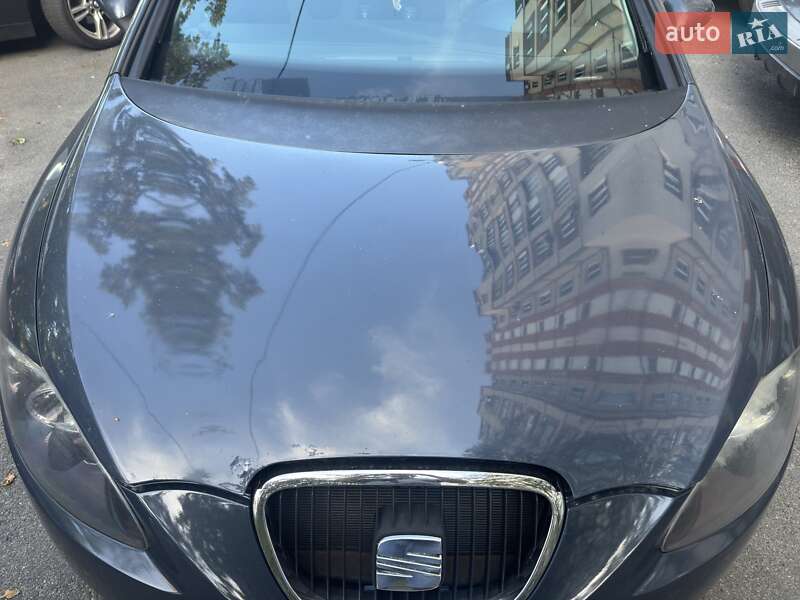 Хэтчбек SEAT Leon 2009 в Киеве