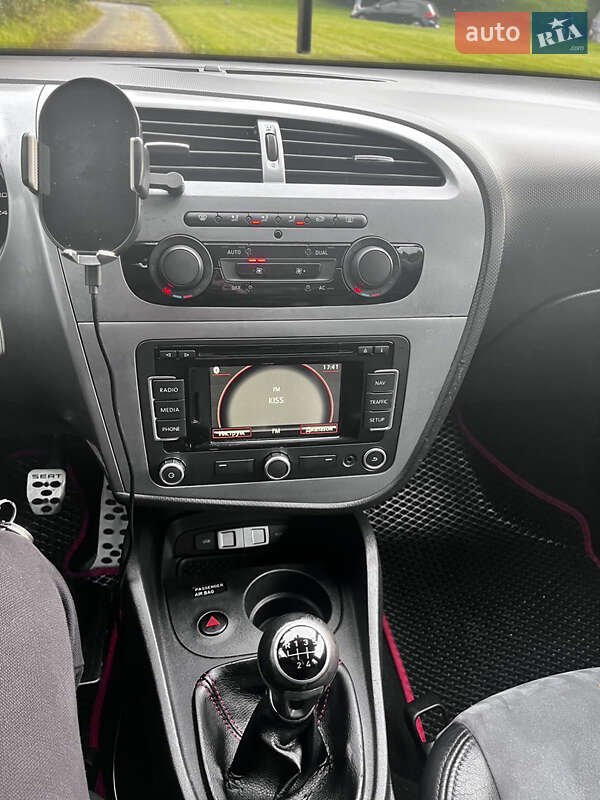 Хэтчбек SEAT Leon 2011 в Львове
