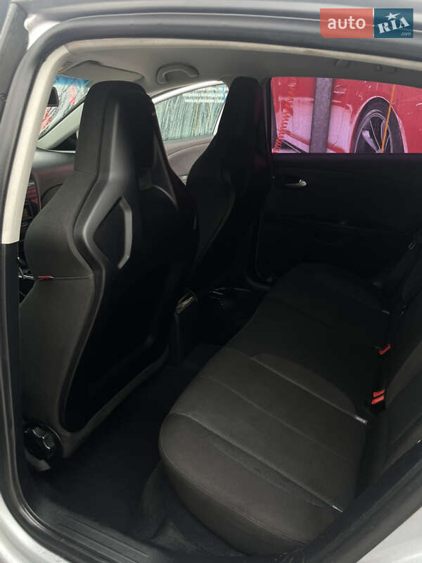 Хэтчбек SEAT Leon 2011 в Тернополе