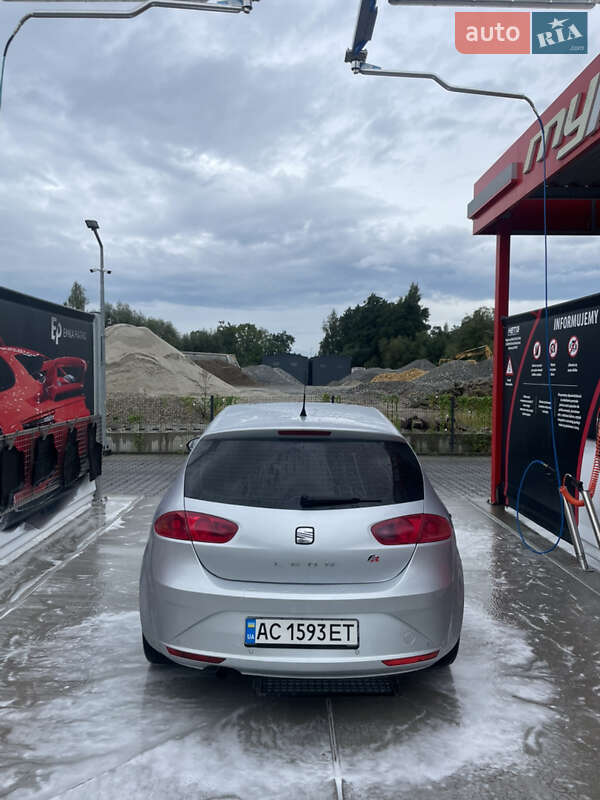 Хэтчбек SEAT Leon 2011 в Тернополе