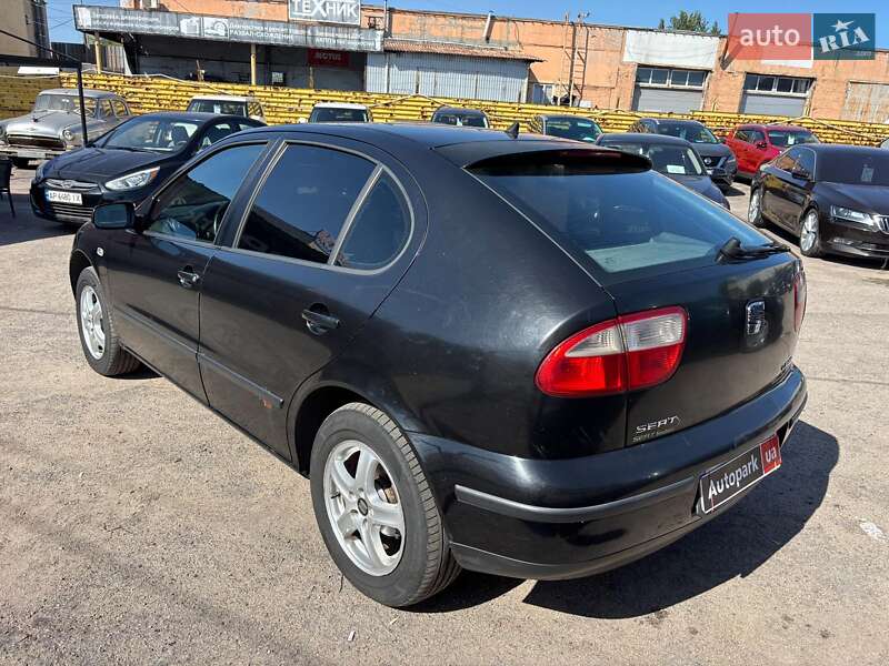 Хэтчбек SEAT Leon 2001 в Запорожье
