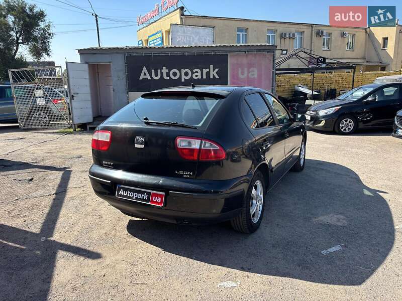 Хэтчбек SEAT Leon 2001 в Запорожье