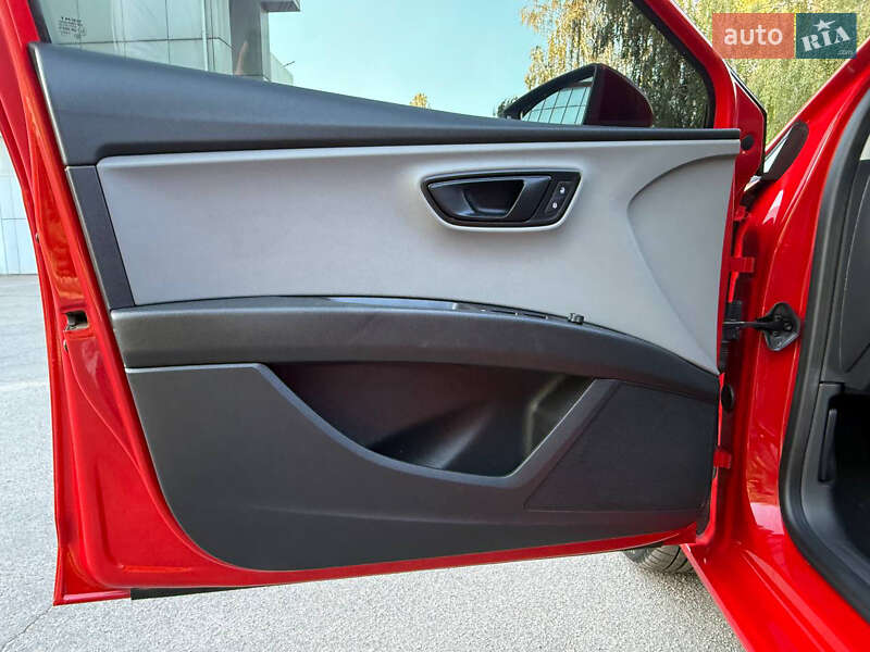 Хэтчбек SEAT Leon 2013 в Кривом Роге