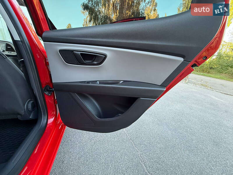 Хэтчбек SEAT Leon 2013 в Кривом Роге