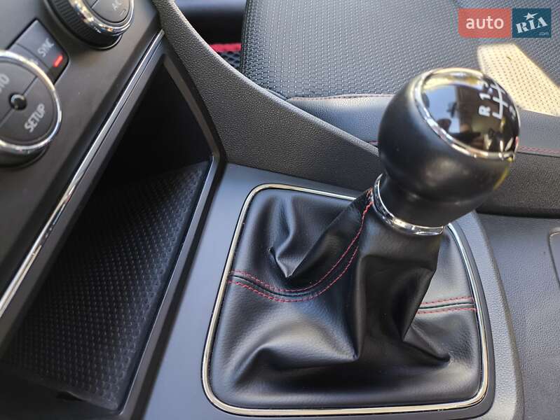 Хэтчбек SEAT Leon 2013 в Лубнах