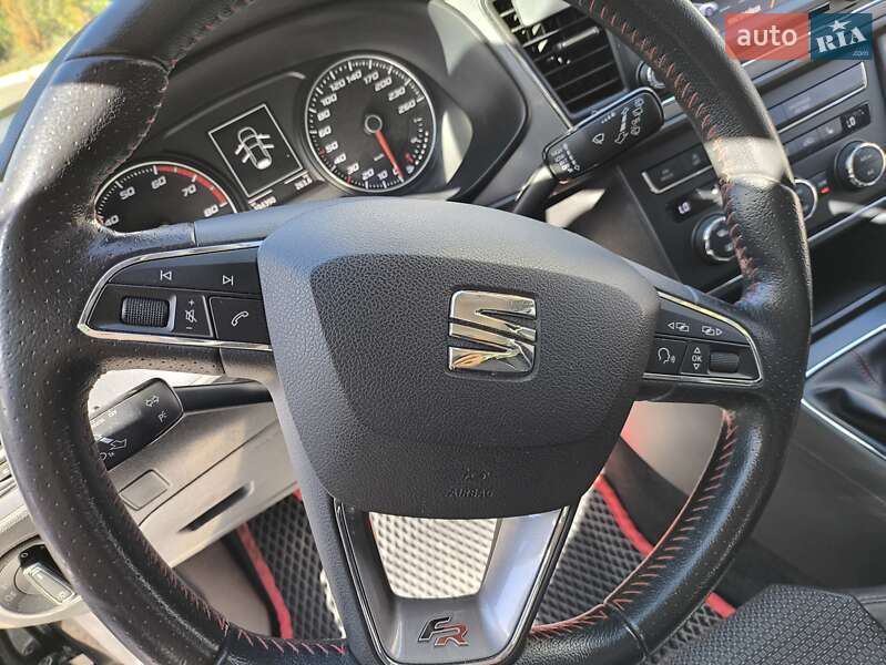 Хэтчбек SEAT Leon 2013 в Лубнах