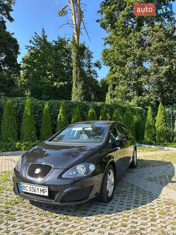 Хэтчбек SEAT Leon 2009 в Харькове