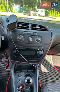 Хэтчбек SEAT Leon 2009 в 