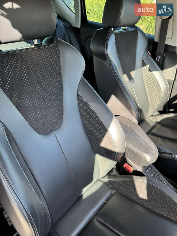 Хэтчбек SEAT Leon 2012 в Великой Багачке