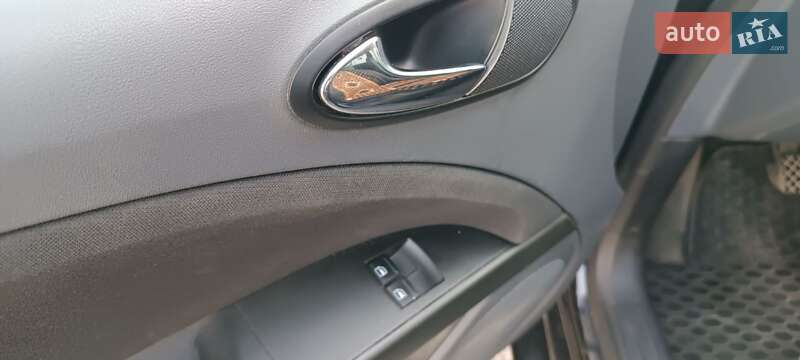 Хэтчбек SEAT Leon 2009 в Львове