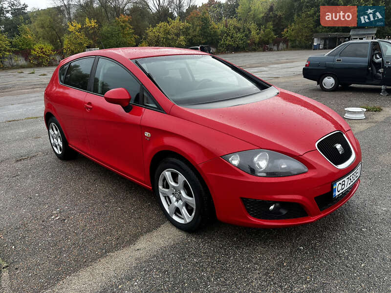 Хэтчбек SEAT Leon 2010 в 