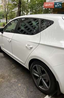 Хэтчбек SEAT Leon 2013 в 