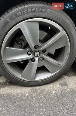 Хэтчбек SEAT Leon 2013 в 