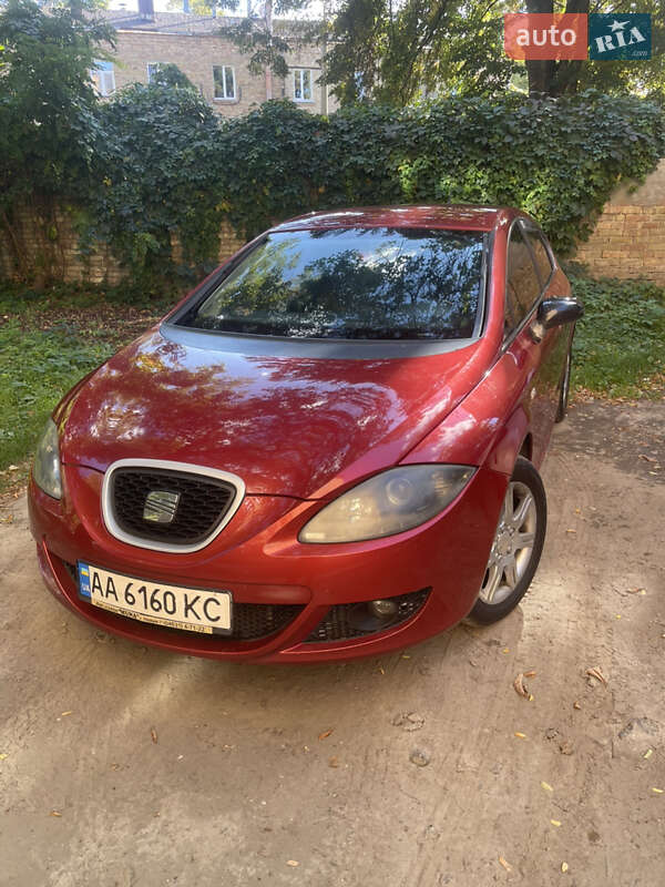 Хэтчбек SEAT Leon 2005 в Киеве