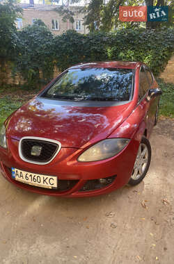Хэтчбек SEAT Leon 2005 в 