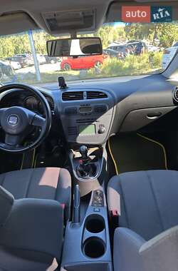 Хэтчбек SEAT Leon 2007 в 