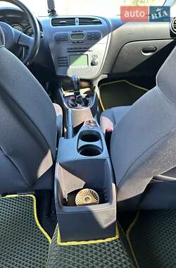 Хэтчбек SEAT Leon 2007 в 