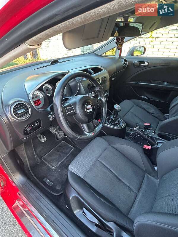 Хэтчбек SEAT Leon 2009 в Киеве