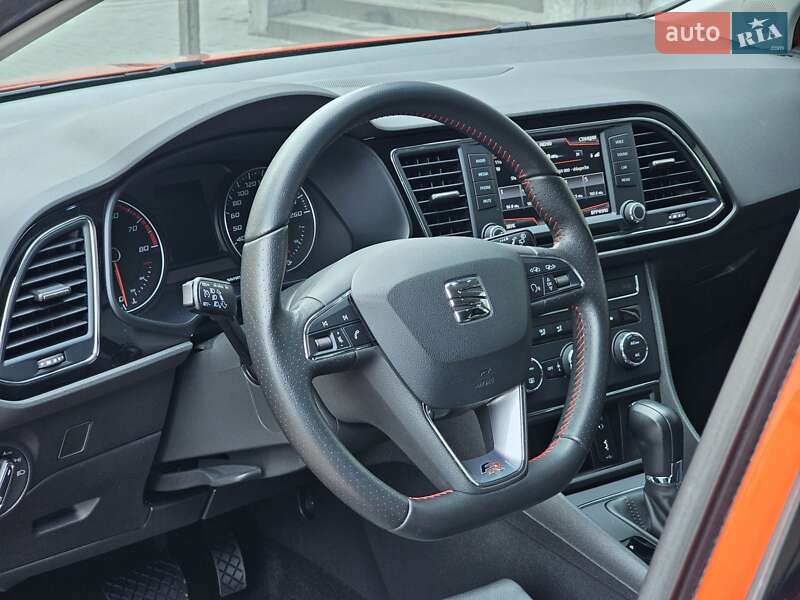 Хэтчбек SEAT Leon 2016 в Киеве