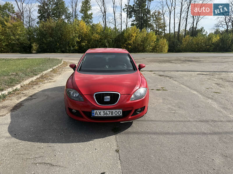 Хэтчбек SEAT Leon 2008 в 