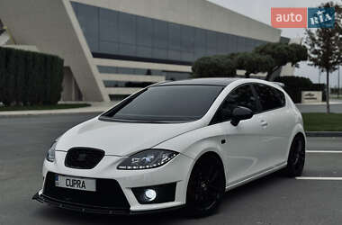 Хетчбек SEAT Leon 2010 в Дніпрі