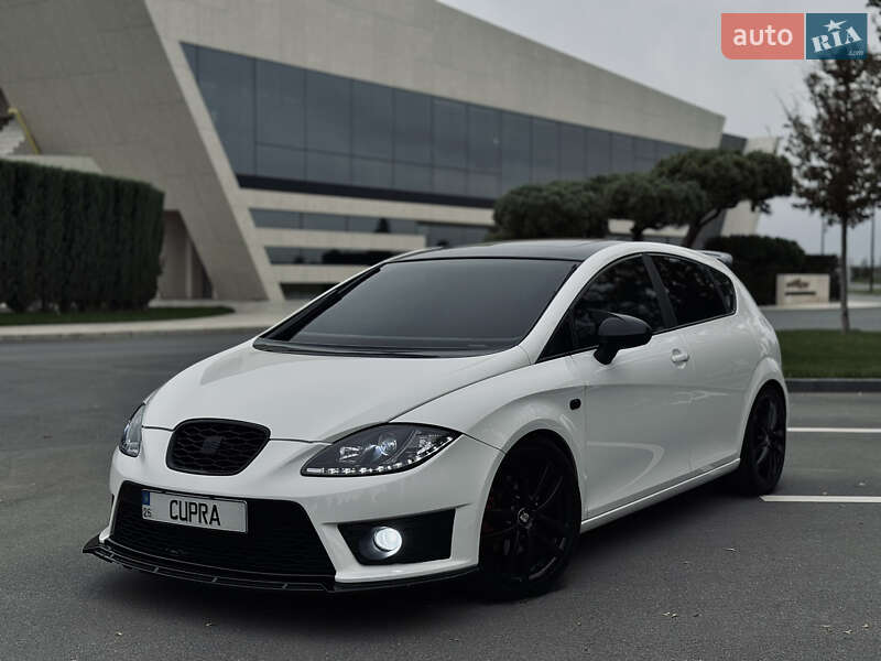 Хэтчбек SEAT Leon 2010 в Днепре