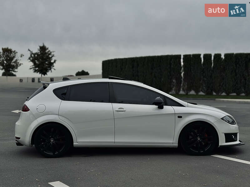 Хэтчбек SEAT Leon 2010 в Днепре