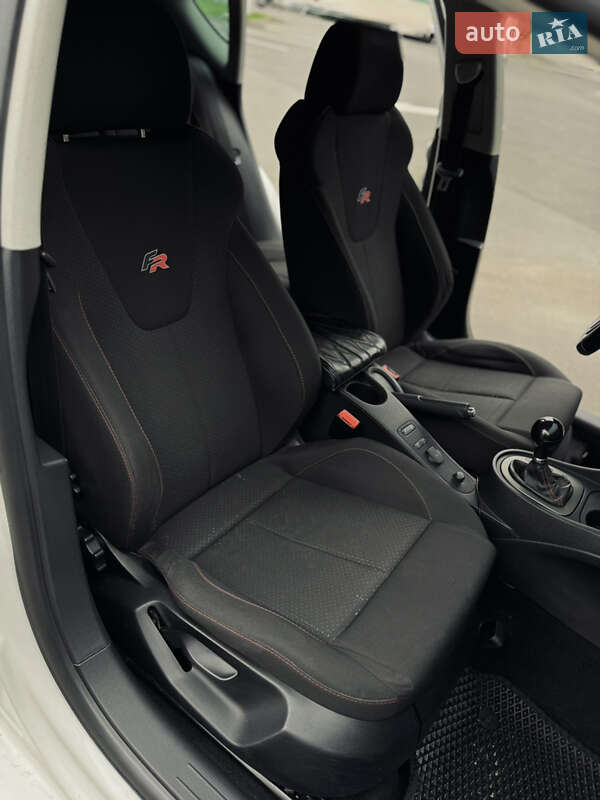 Хэтчбек SEAT Leon 2010 в Днепре
