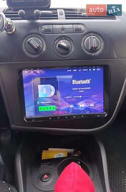 Хэтчбек SEAT Leon 2011 в 
