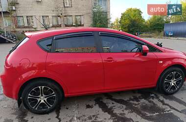 Хэтчбек SEAT Leon 2011 в 