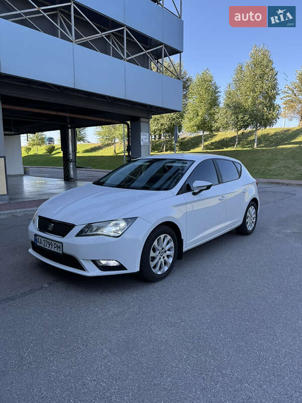 Хэтчбек SEAT Leon 2013 в 