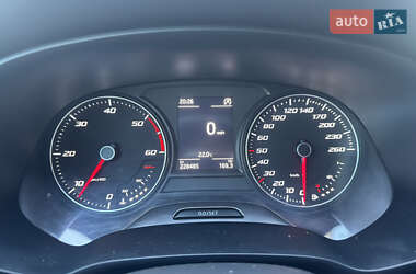 Хэтчбек SEAT Leon 2013 в 