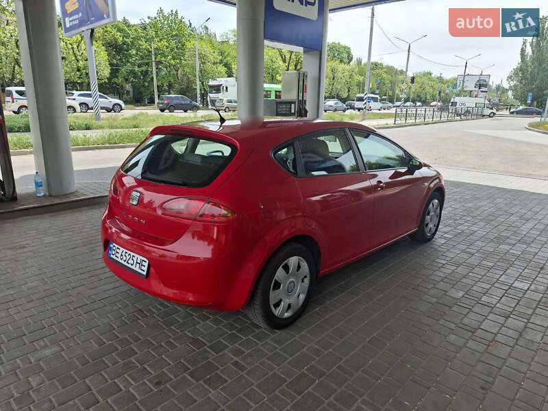 Хэтчбек SEAT Leon 2005 в Николаеве
