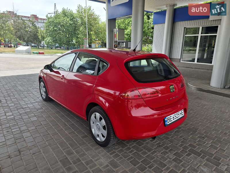 Хэтчбек SEAT Leon 2005 в Николаеве