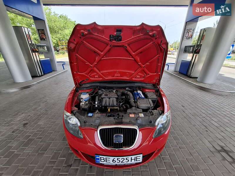 Хэтчбек SEAT Leon 2005 в Николаеве
