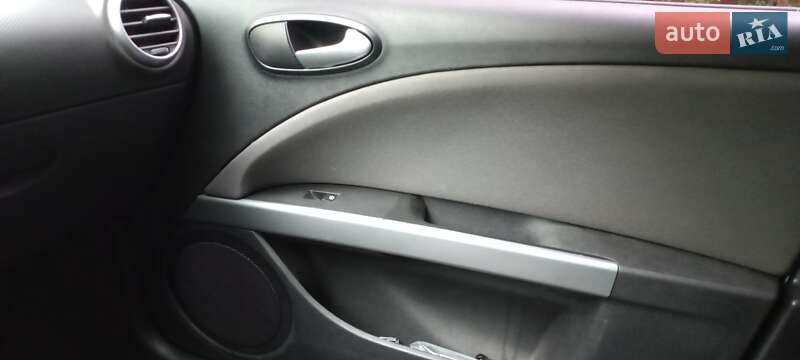 Хетчбек SEAT Leon 2010 в Києві