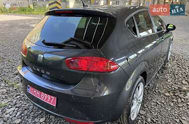 Хэтчбек SEAT Leon 2010 в 