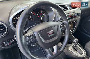 Хэтчбек SEAT Leon 2010 в 