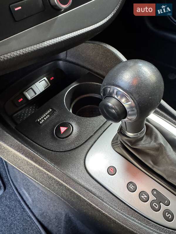 Хэтчбек SEAT Leon 2010 в Луцке
