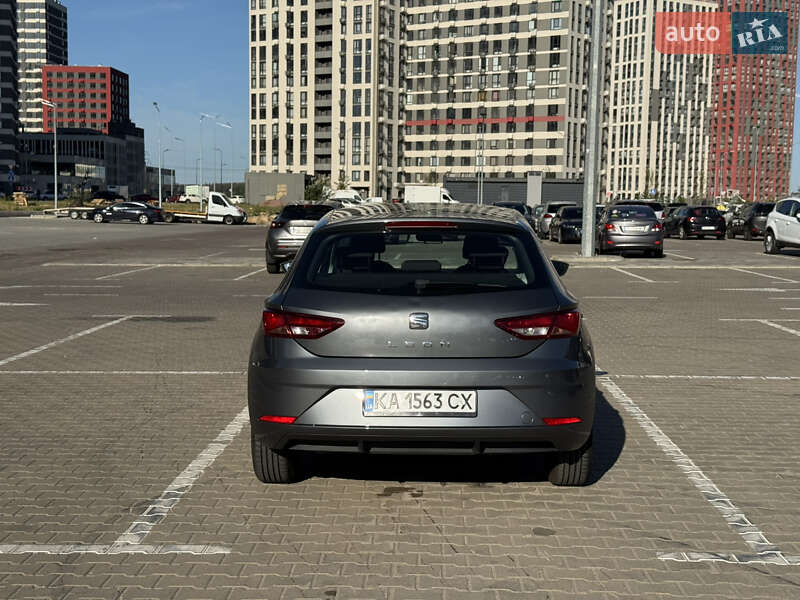 Хэтчбек SEAT Leon 2017 в Киеве