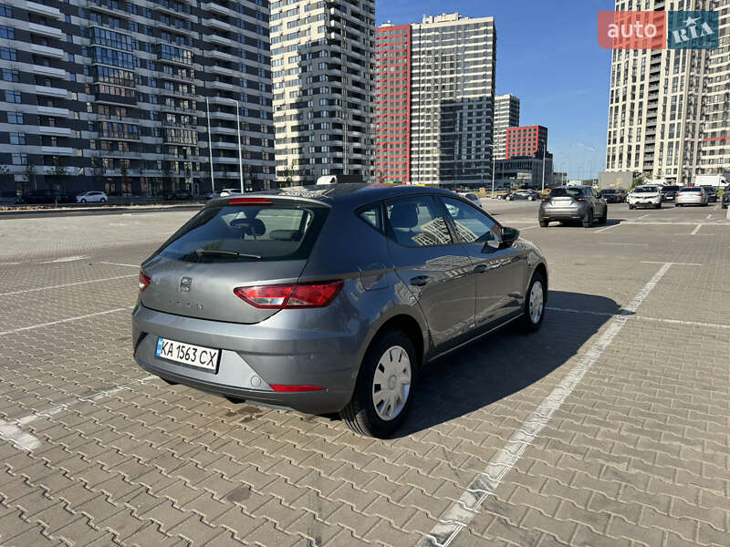 Хэтчбек SEAT Leon 2017 в Киеве