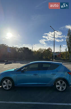 Хэтчбек SEAT Leon 2013 в 