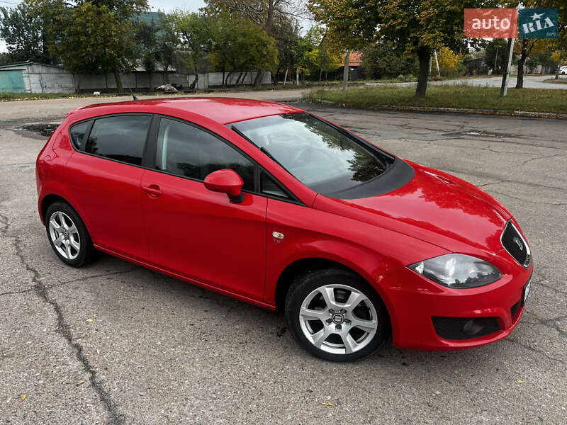Хэтчбек SEAT Leon 2010 в Чернигове