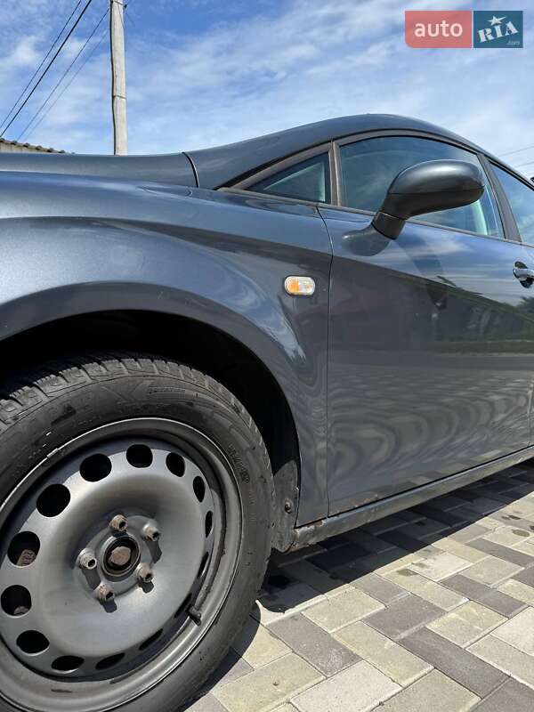 Хэтчбек SEAT Leon 2007 в Софиевской Борщаговке
