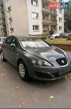 Хэтчбек SEAT Leon 2010 в 
