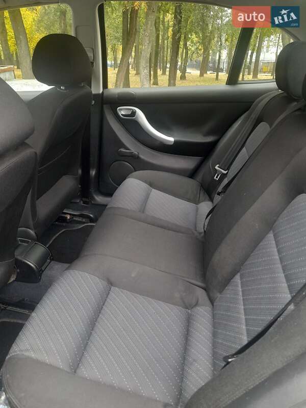 Хетчбек SEAT Leon 2004 в Дніпрі фото 16 Хетчбек SEAT Leon 2004 в Дніпрі