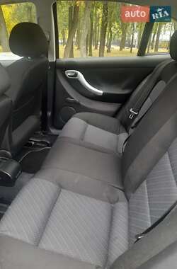 Хэтчбек SEAT Leon 2004 в 