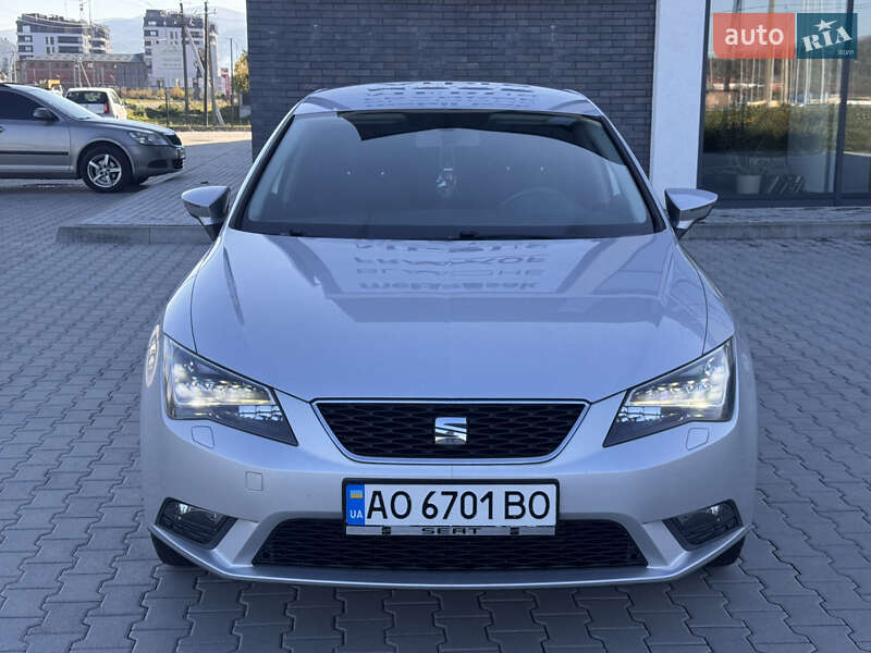 Хэтчбек SEAT Leon 2013 в Хусте